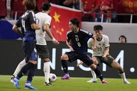 绩下力压勇