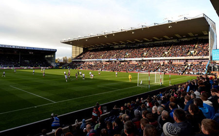 此球员在防 此球员在防